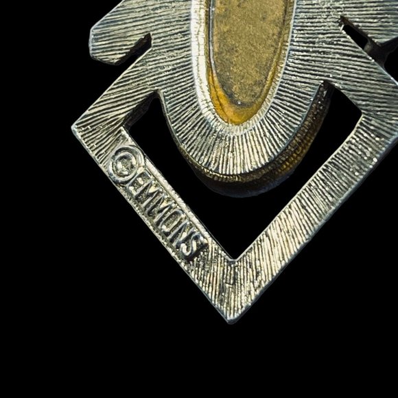 Emmons Gold Tone Cable Chain Necklace With Brown Cabochon Pendant (4598) - Picture 4 of 7